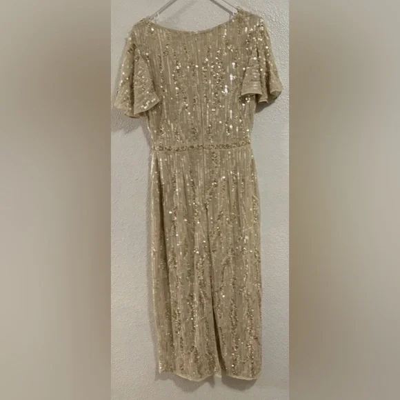 *Mac Duggal Sequined V-neck Flutter Sleeve Midi Length Dress Size 4 Style 93591C - Picture 5 of 8